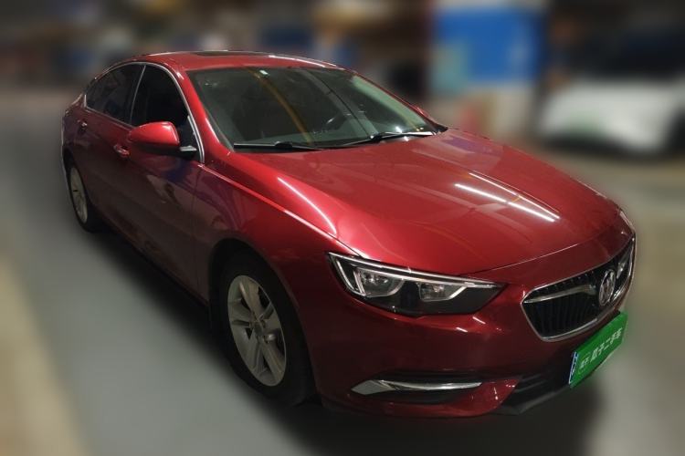 Used Buick Regal 2017 20T Elite Edition Front Right 45 Deg