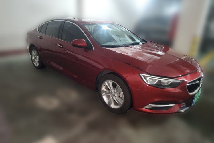 Used Buick Regal 2017 20T Elite Edition Front Right 45 Deg