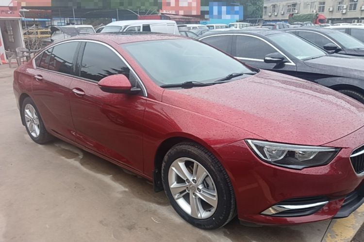 Used Buick Regal 2017 20T Elite Edition Front Right 45 Deg
