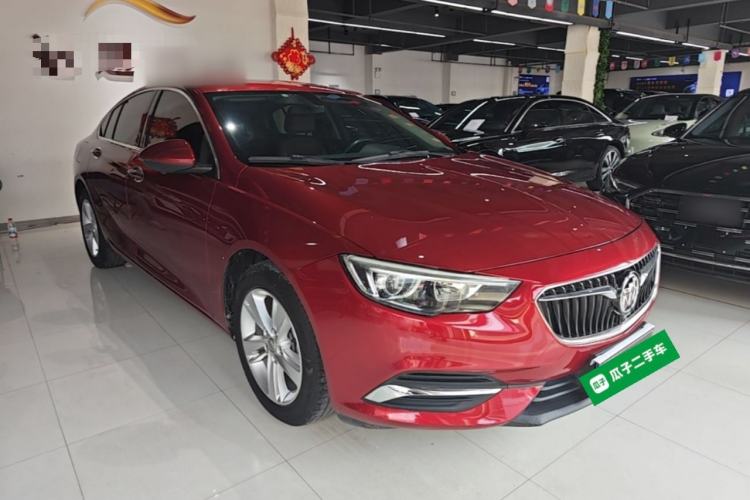 Used Buick Regal 2017 20T Elite Edition Front Right 45 Deg