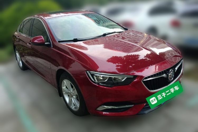 Used Buick Regal 2017 20T Elite Edition Front Right 45 Deg