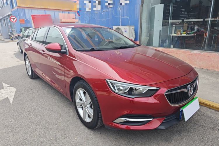 Used Buick Regal 2017 20T Elite Edition Front Right 45 Deg