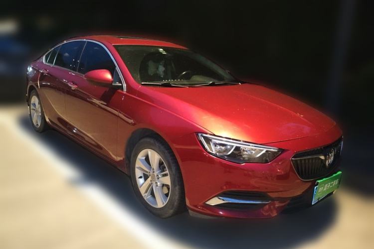 Used Buick Regal 2017 20T Elite Edition Front Right 45 Deg