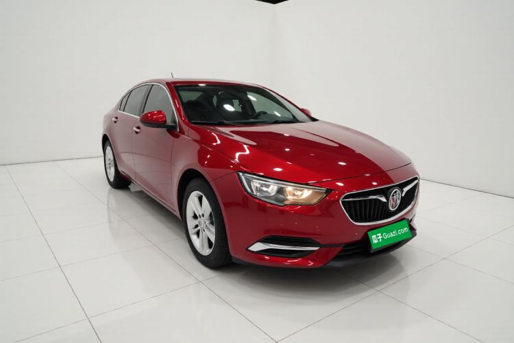 Used Buick Regal 2017 20T Elite Edition Front Right 45 Deg