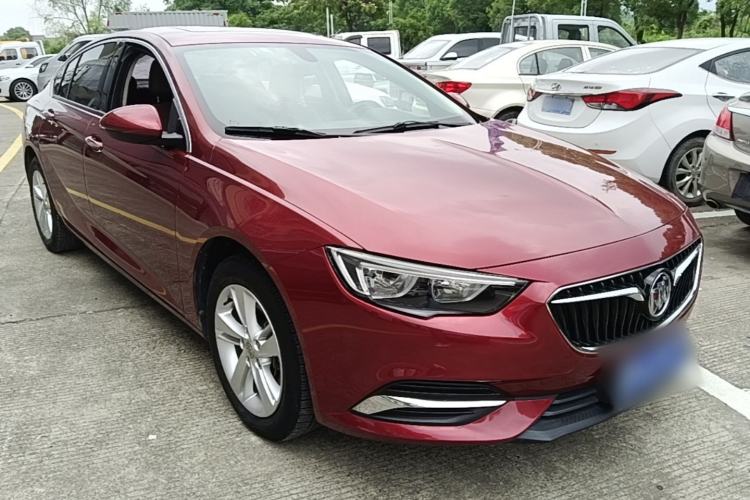 Used Buick Regal 2017 20T Elite Edition Front Right 45 Deg
