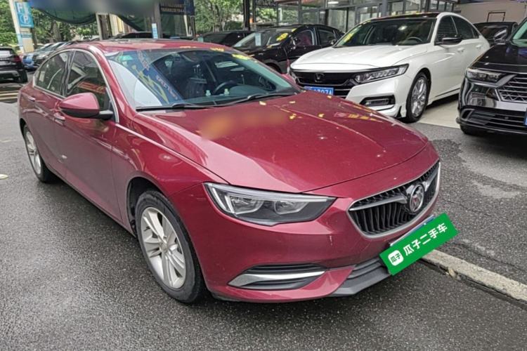 Used Buick Regal 2017 20T Elite Edition Front Right 45 Deg