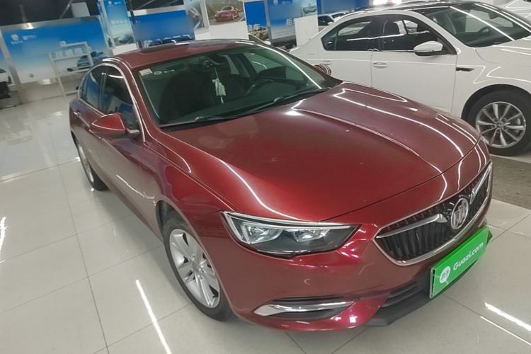 Used Buick Regal 2017 20T Elite Edition Front Right 45 Deg