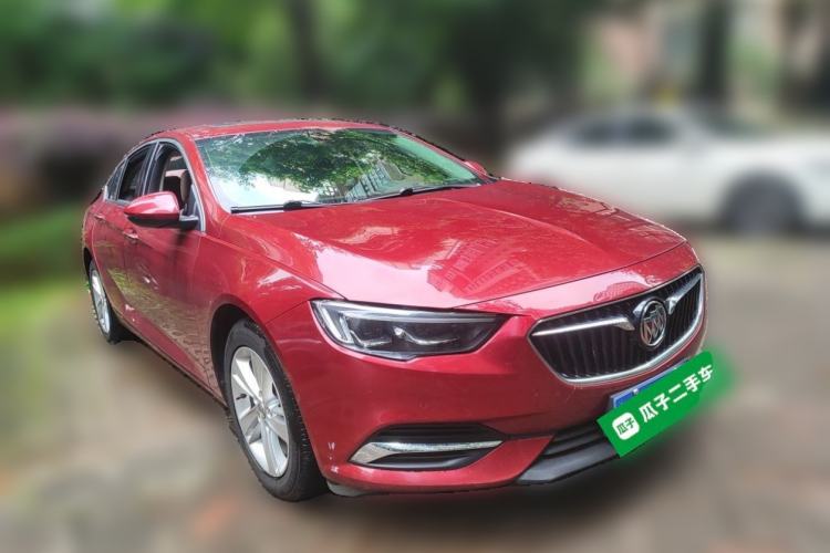 Used Buick Regal 2017 20T Elite Edition Front Right 45 Deg