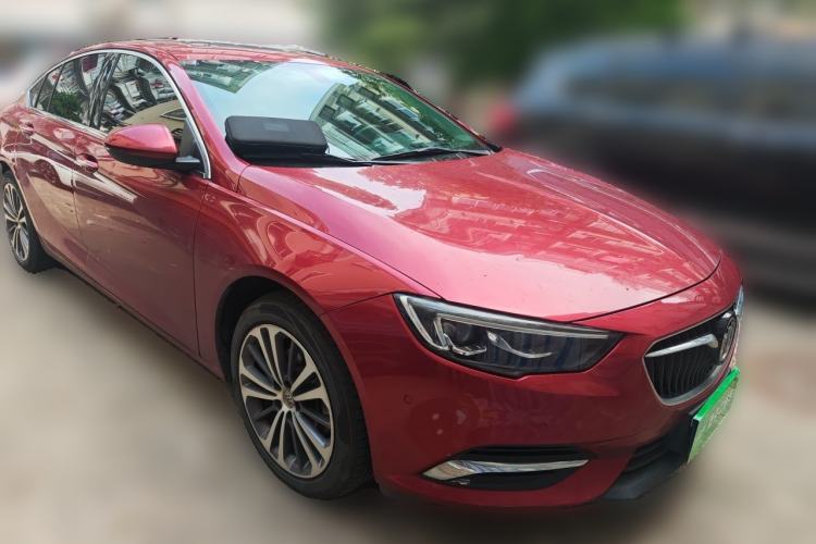 Used Buick Regal 2017 28T Luxury Edition Front Right 45 Deg