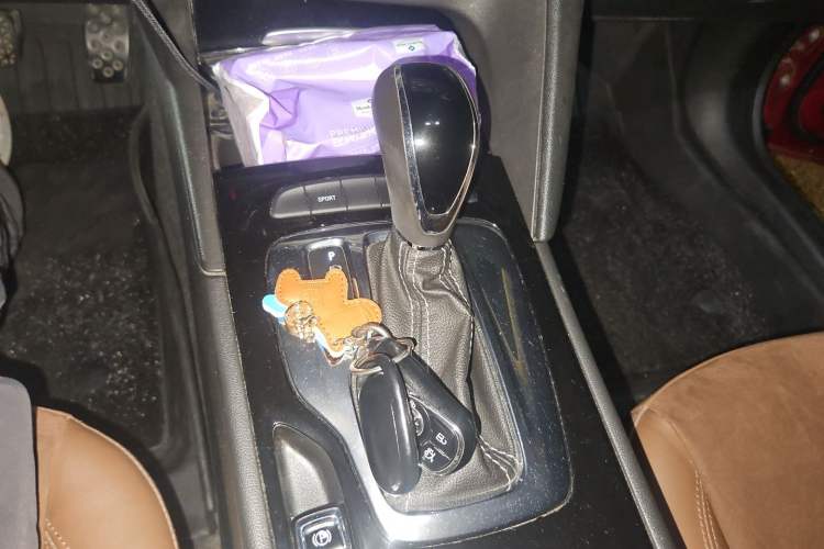 Used Buick Regal 2017 20T Elite Edition Gear Lever