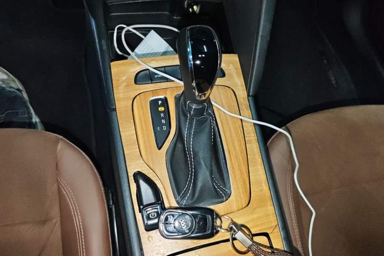 Used Buick Regal 2017 20T Elite Edition Gear Lever