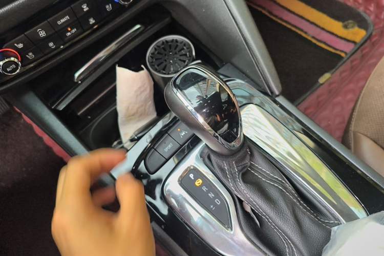 Used Buick Regal 2017 20T Prestige Model Gear Lever
