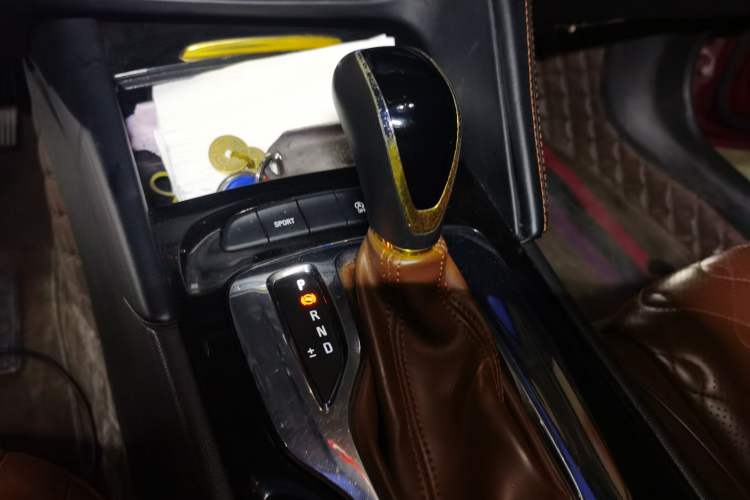 Used Buick Regal 2017 20T Luxury Model Gear Lever