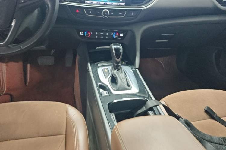 Used Buick Regal 2017 20T Elite Edition Gear Lever