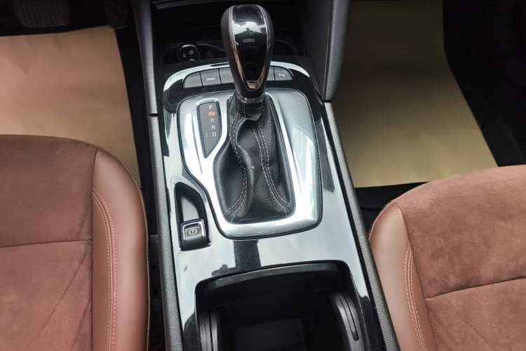Used Buick Regal 2017 20T Elite Edition Gear Lever