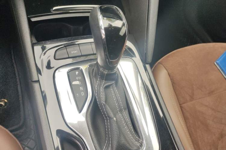 Used Buick Regal 2017 20T Elite Edition Gear Lever