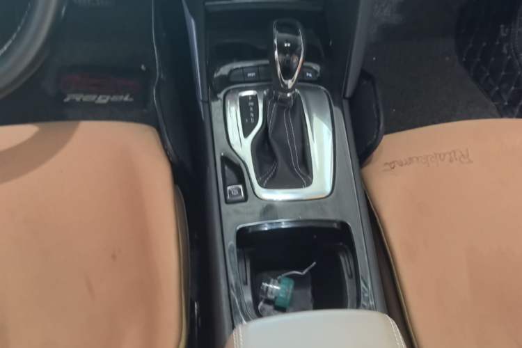 Used Buick Regal 2017 20T Elite Edition Gear Lever