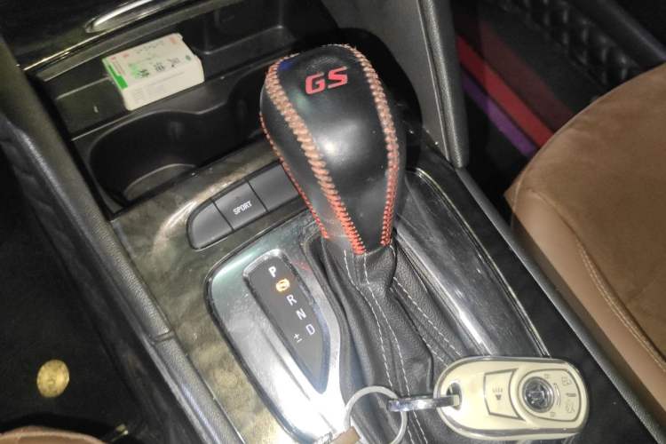 Used Buick Regal 2017 20T Luxury Model Gear Lever
