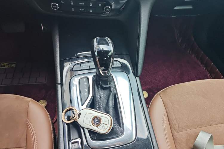 Used Buick Regal 2017 20T Elite Edition Gear Lever