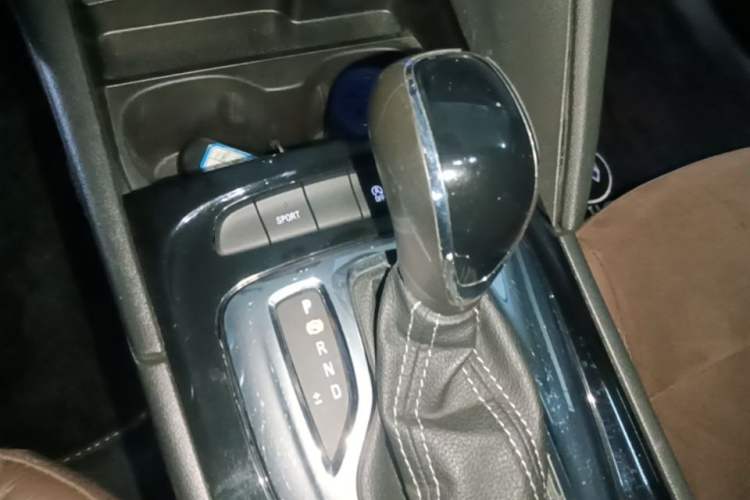 Used Buick Regal 2017 20T Elite Edition Gear Lever