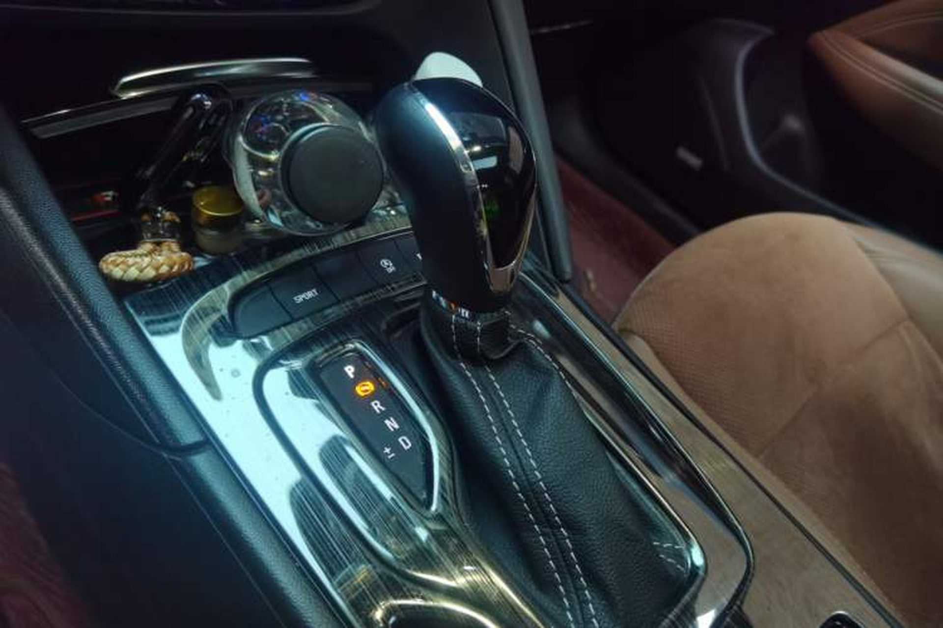 Used Buick Regal 2017 28T Luxury Edition Gear Lever
