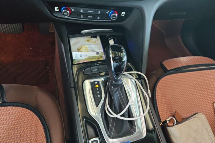 Used Buick Regal 2017 20T Luxury Model Gear Lever