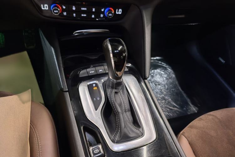 Used Buick Regal 2017 28T Prestige Model Gear Lever