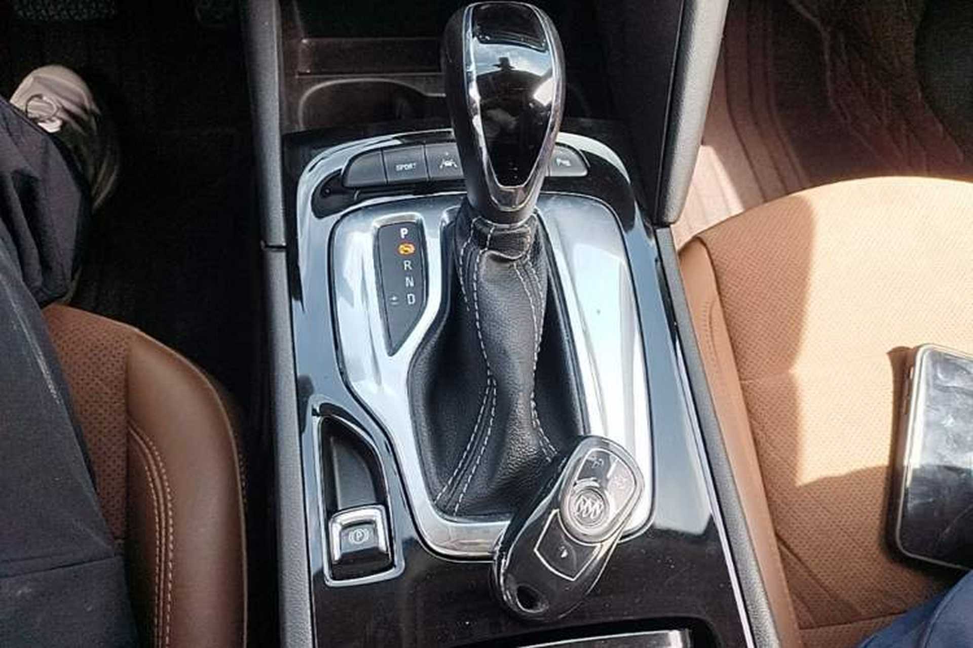 Used Buick Regal 2017 28T Prestige Model Gear Lever