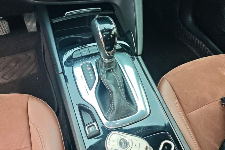 Used Buick Regal 2017 20T Elite Edition Gear Lever