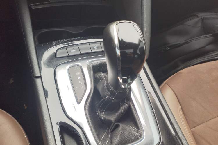 Used Buick Regal 2017 20T Elite Edition Gear Lever