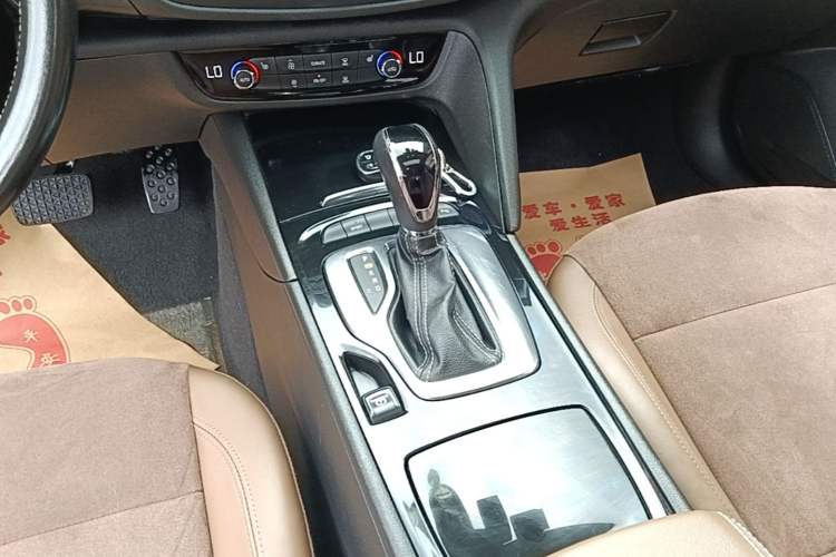 Used Buick Regal 2017 20T Elite Edition Gear Lever