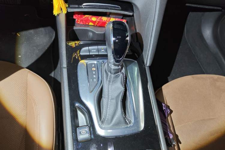 Used Buick Regal 2017 20T Prestige Model Gear Lever