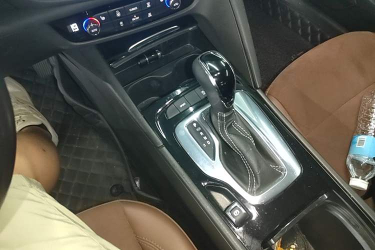 Used Buick Regal 2017 20T Elite Edition Gear Lever