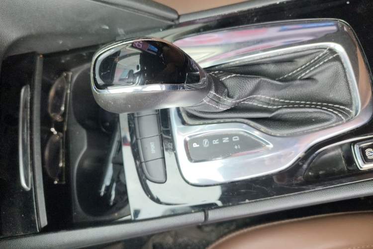 Used Buick Regal 2017 20T Elite Edition Gear Lever