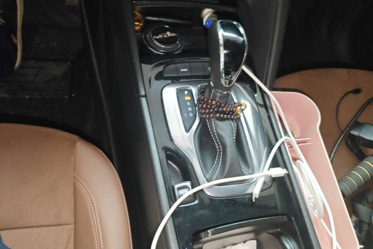 Used Buick Regal 2017 20T Luxury Model Gear Lever
