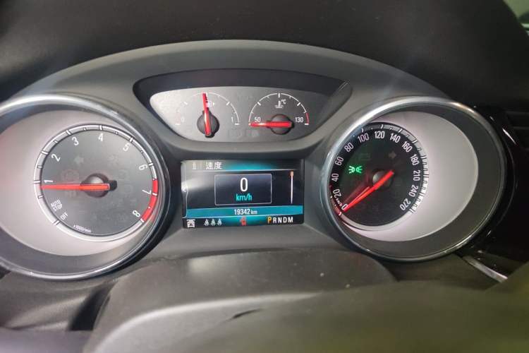 Used Buick Regal 2017 20T Elite Edition Instrument Cluster