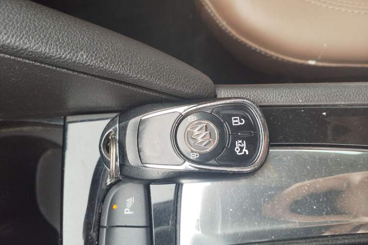 Used Buick Regal 2017 20T Elite Edition Interior 1