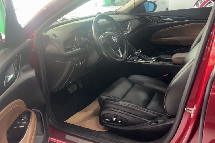 Used Buick Regal 2017 20T Elite Edition Interior 1