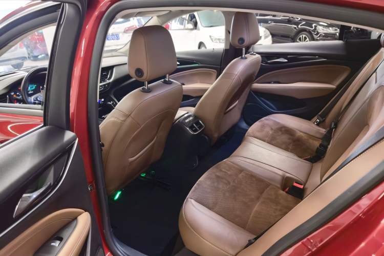 Used Buick Regal 2017 28T Prestige Model Interior 2