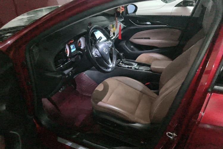Used Buick Regal 2017 20T Elite Edition Interior 3