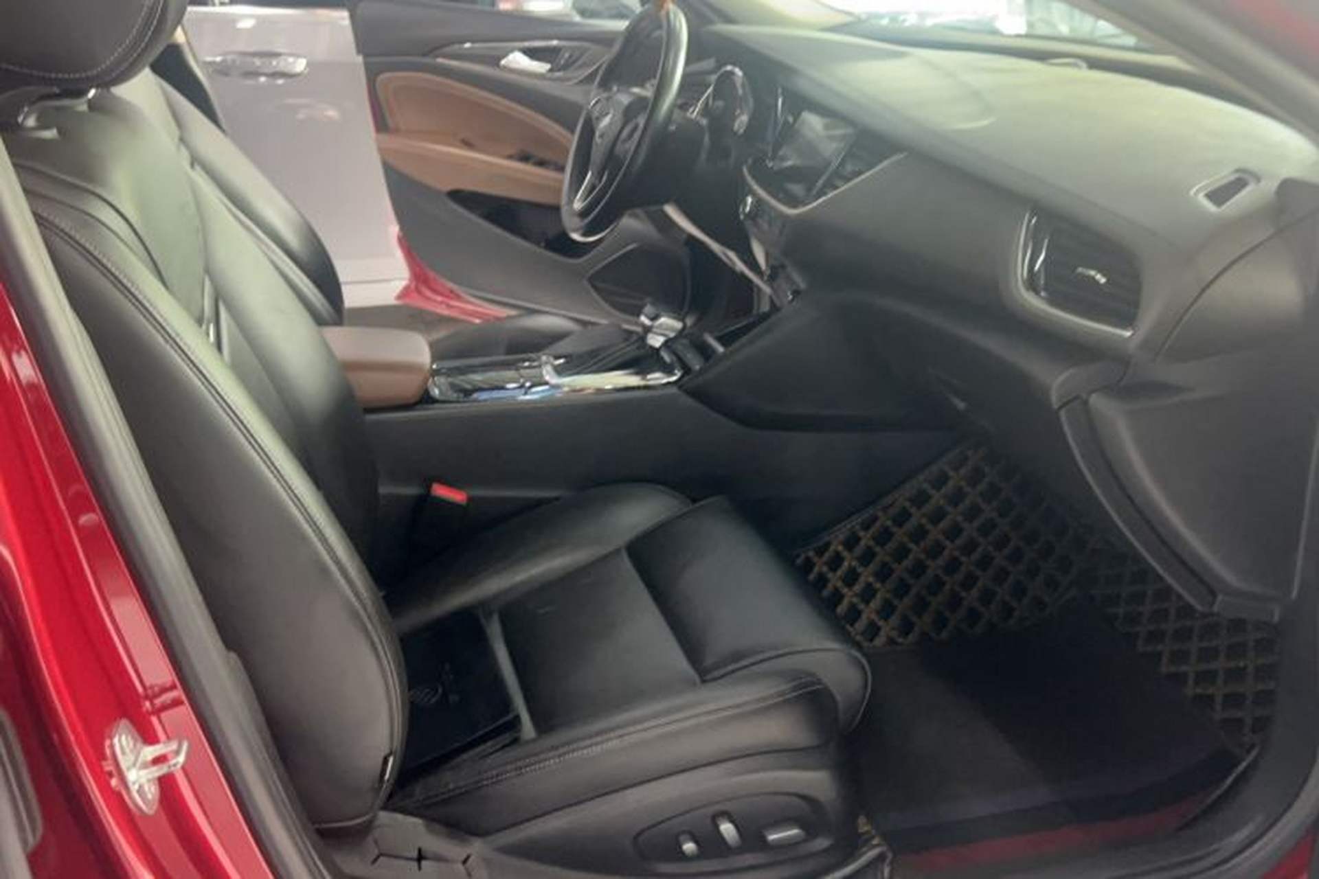 Used Buick Regal 2017 20T Elite Edition Interior 3