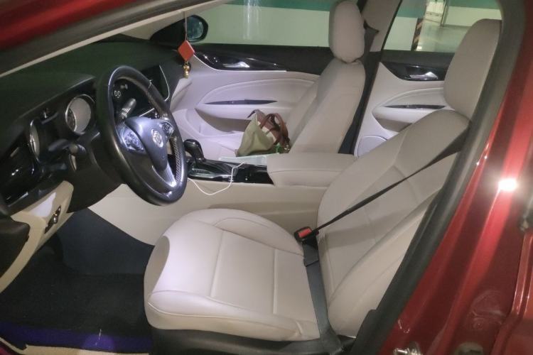 Used Buick Regal 2017 30H Luxury Version Left Front Seat