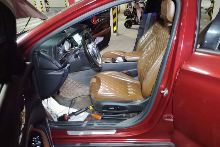 Used Buick Regal 2017 20T Luxury Model Left Front Seat
