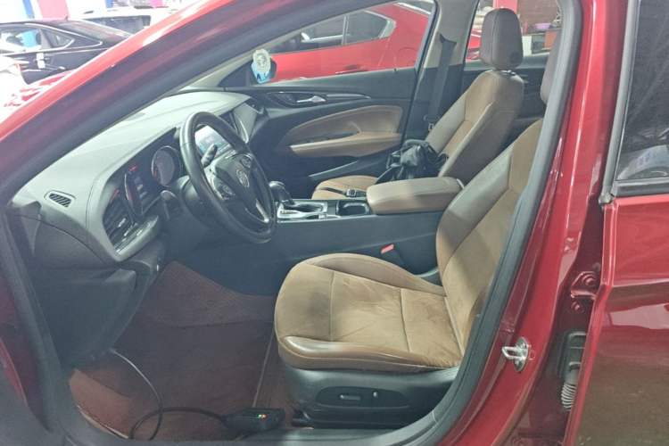 Used Buick Regal 2017 20T Elite Edition Left Front Seat