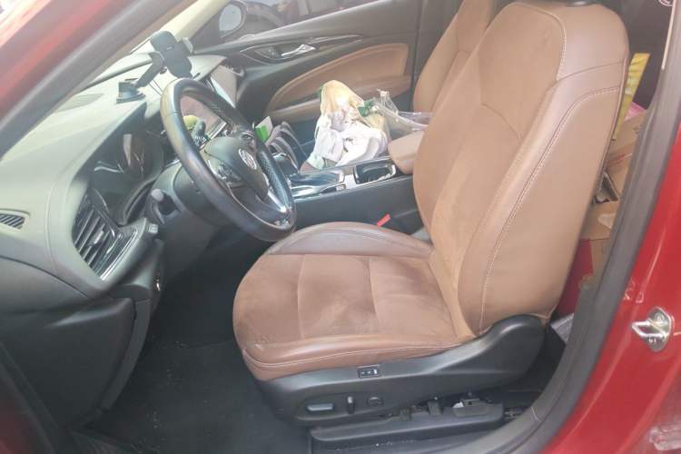 Used Buick Regal 2017 28T Luxury Edition Left Front Seat