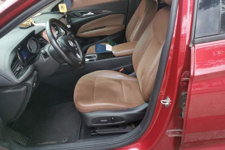 Used Buick Regal 2017 20T Elite Edition Left Front Seat