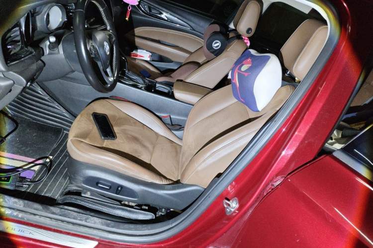 Used Buick Regal 2017 20T Elite Edition Left Front Seat