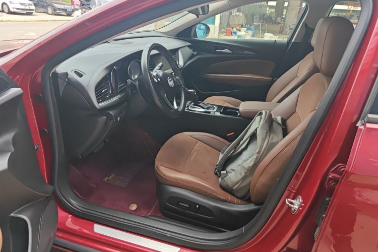 Used Buick Regal 2017 20T Elite Edition Left Front Seat