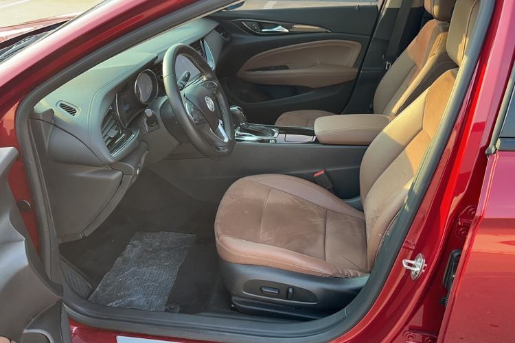 Used Buick Regal 2017 20T Elite Edition Left Rear Seat