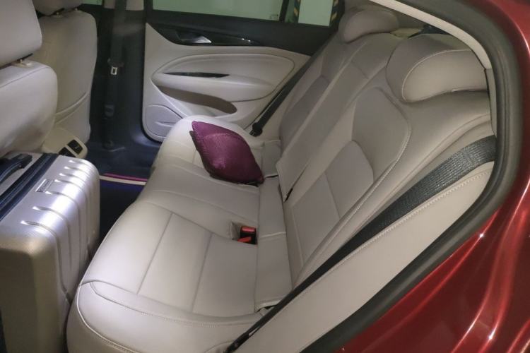 Used Buick Regal 2017 30H Luxury Version Left Rear Seat